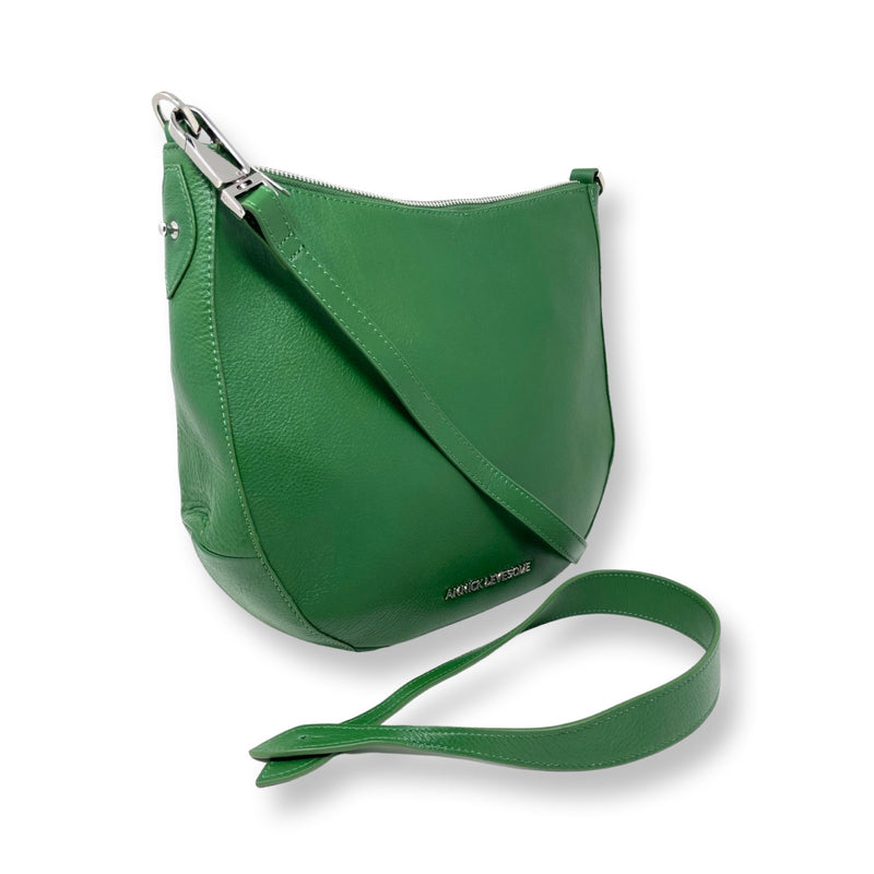     sac_cuir_vert_kelly_transformable_Isabelle_Annick_Levesque